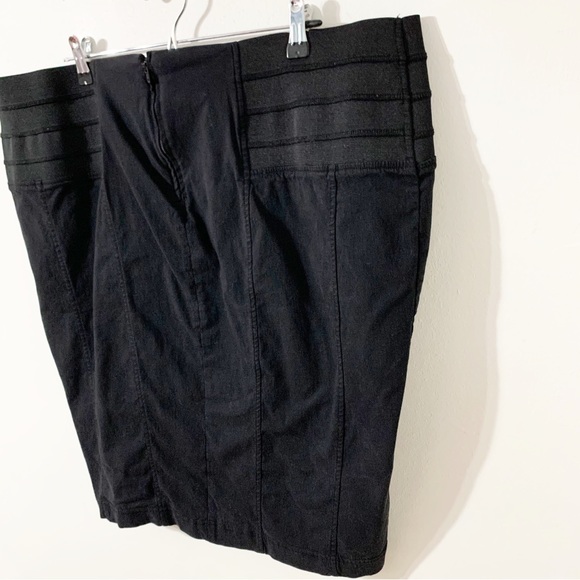 Torrid Rayon Blend Black Pencil Skirt Elastic Side Panels Back Zipper Stretchy - Picture 4 of 13
